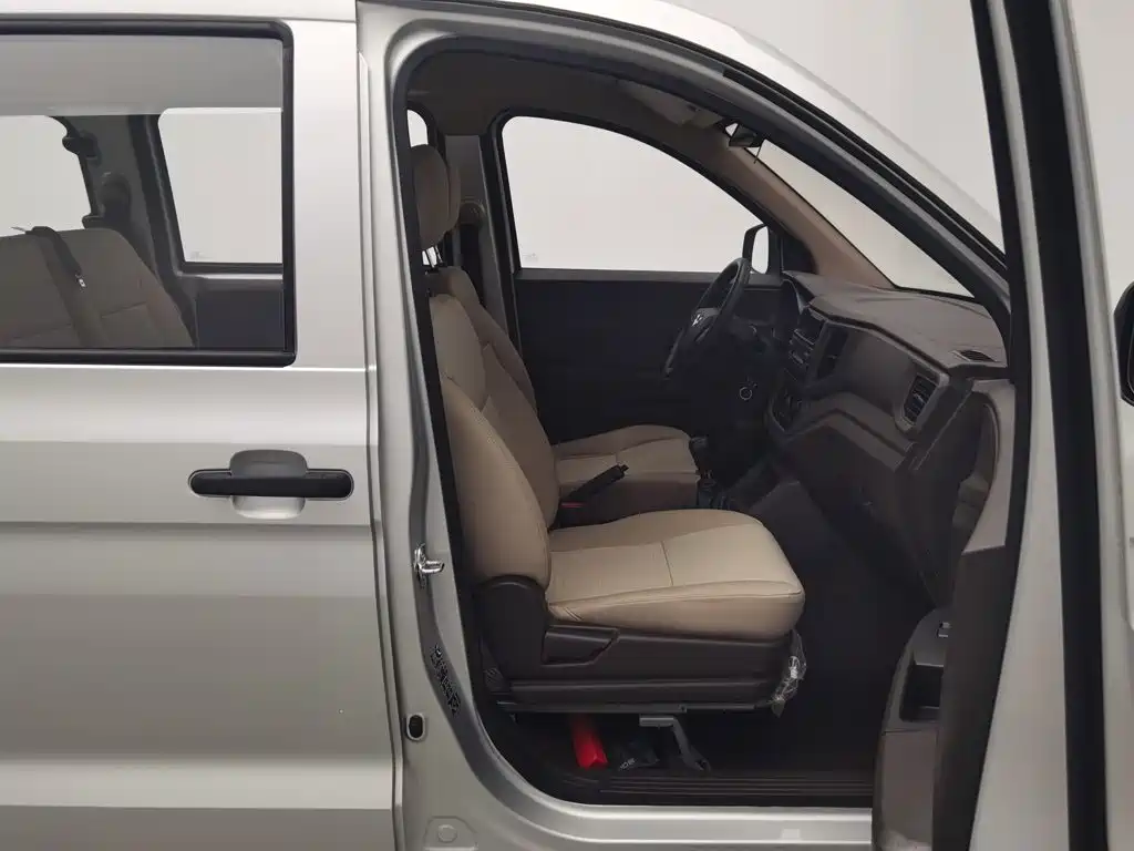 Wuling Hongguang V — миниатюра 23