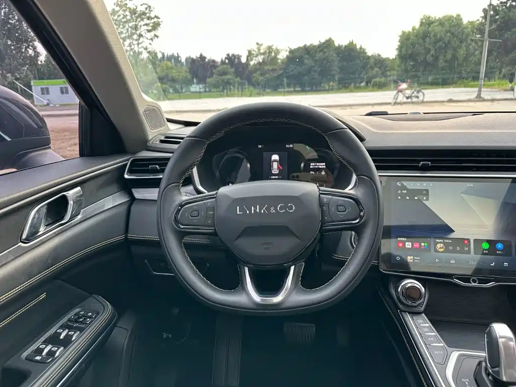 Lynk & Co 01 — миниатюра 22