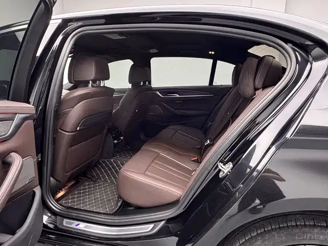 BMW 5 Series — миниатюра 17