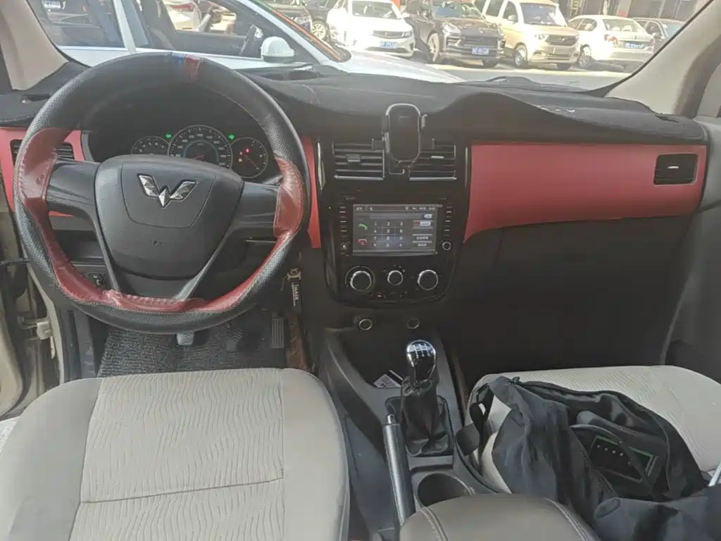 Wuling Rongguang V — миниатюра 10