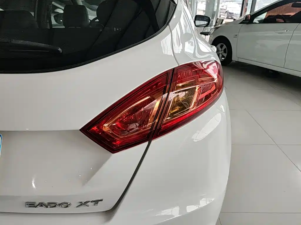Changan Eado XT — миниатюра 8
