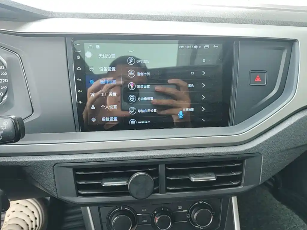 Volkswagen Polo — миниатюра 13