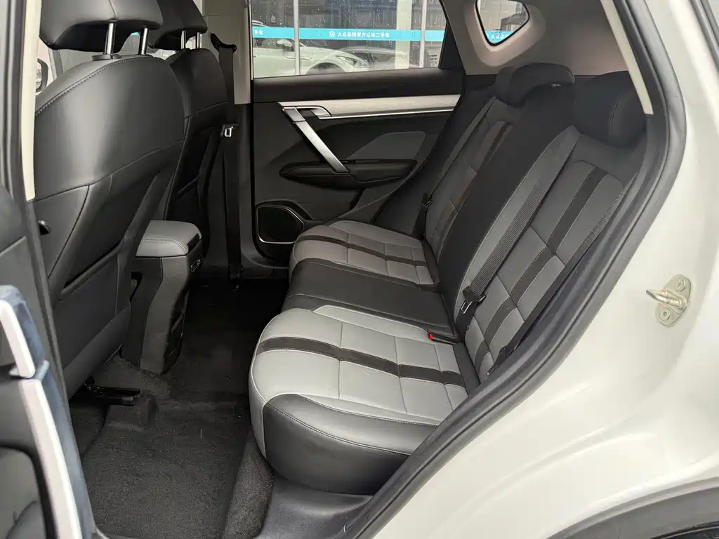 Geely Binyue — миниатюра 15