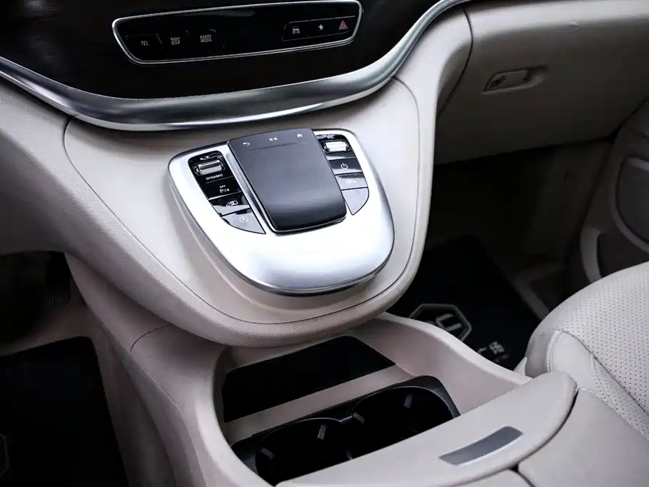 MERCEDES-BENZ V CLASS