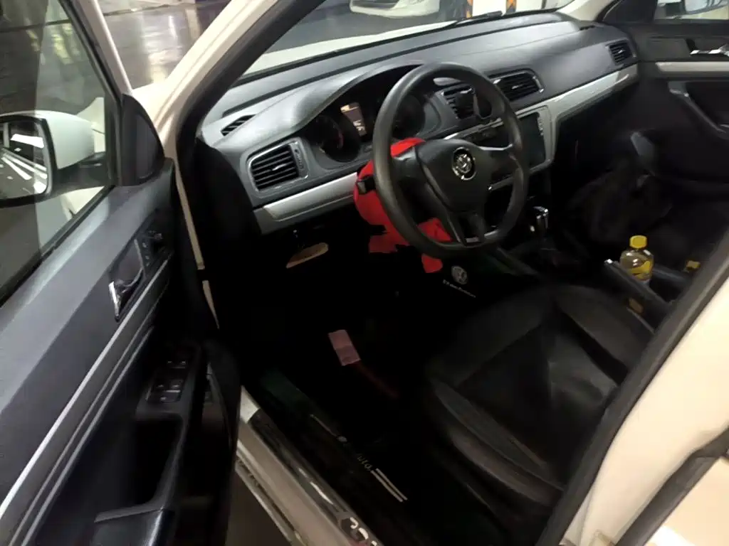 Volkswagen Lavida — миниатюра 16