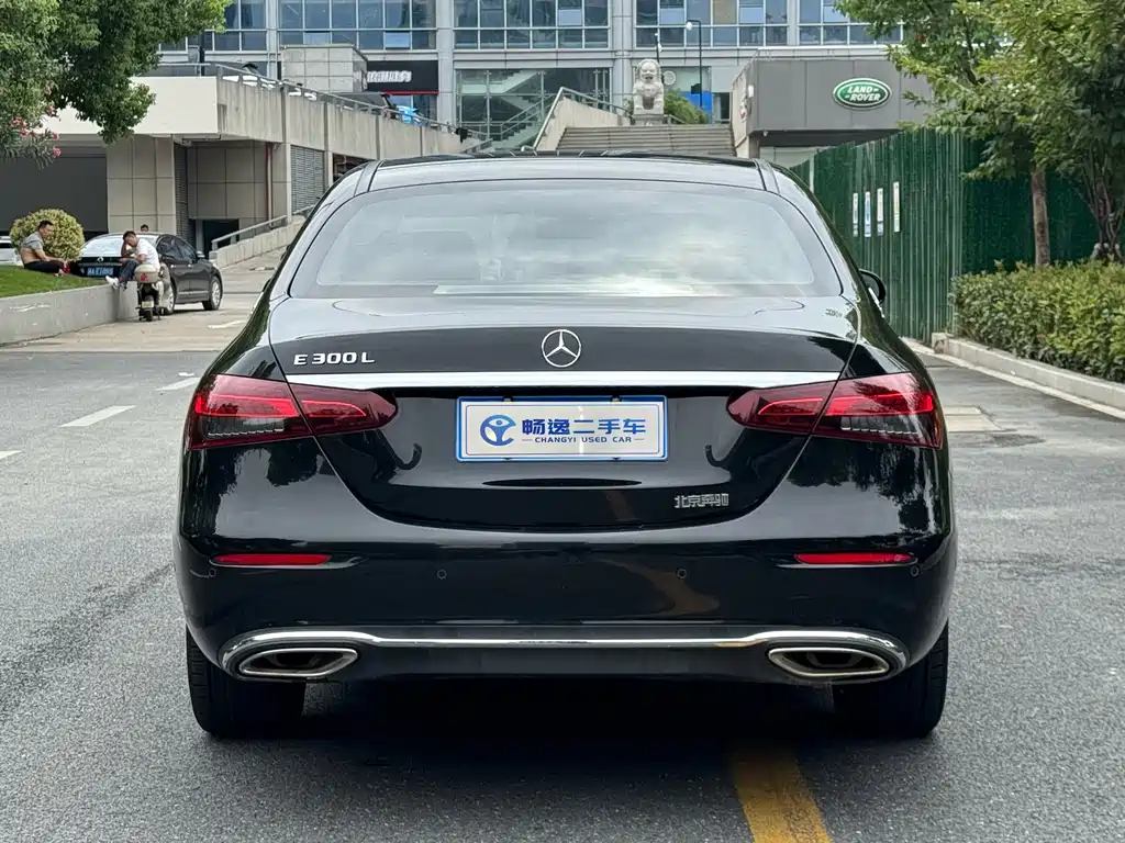 Mercedes-Benz E-Class — миниатюра 5