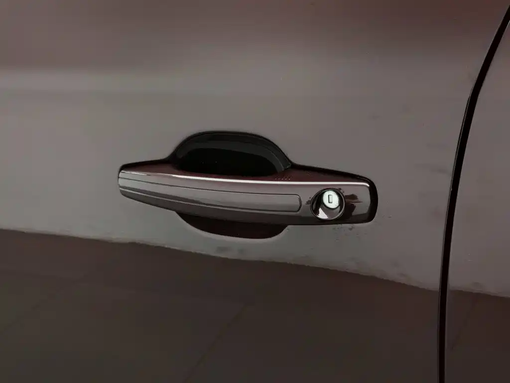Lincoln MKC — миниатюра 18