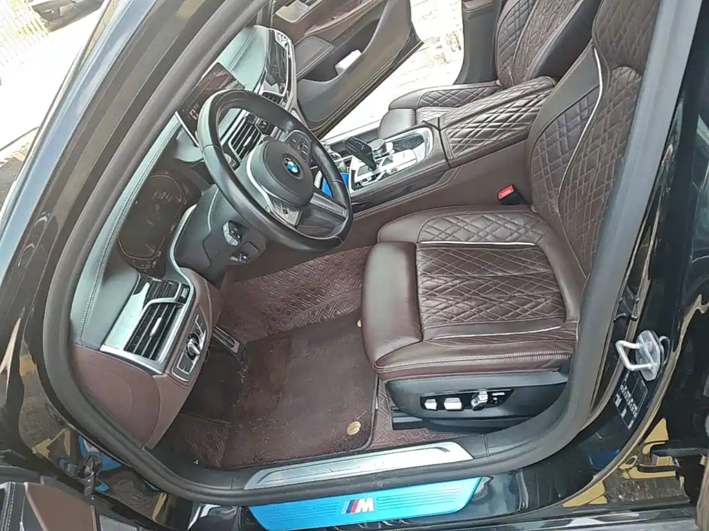 BMW 7 Series — миниатюра 20