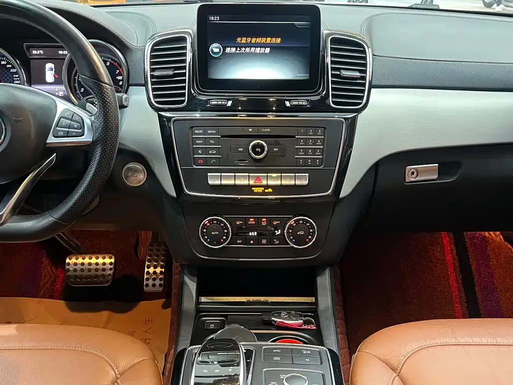 Mercedes-Benz GLE (Import) — миниатюра 27