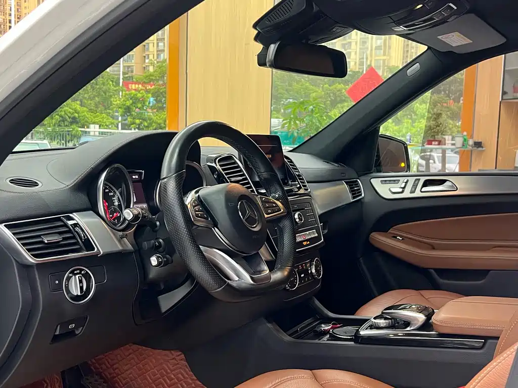 Mercedes-Benz GLE (Import) — миниатюра 19