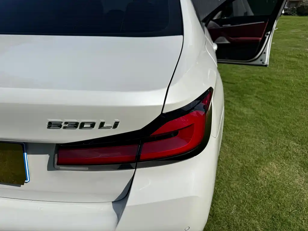 BMW 5 Series — миниатюра 16