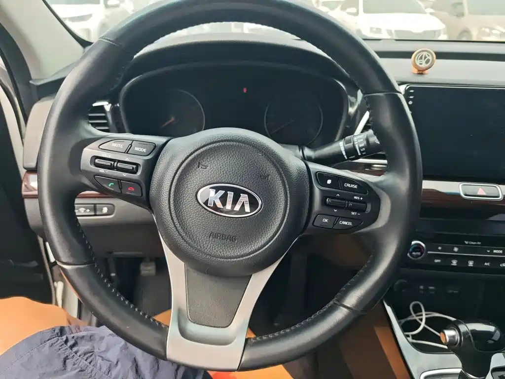 Kia K4 — миниатюра 5