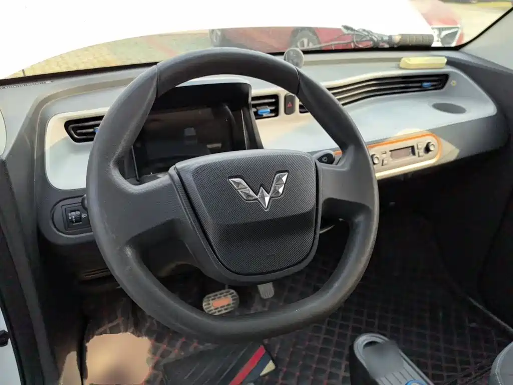 Wuling MINIEV — миниатюра 11