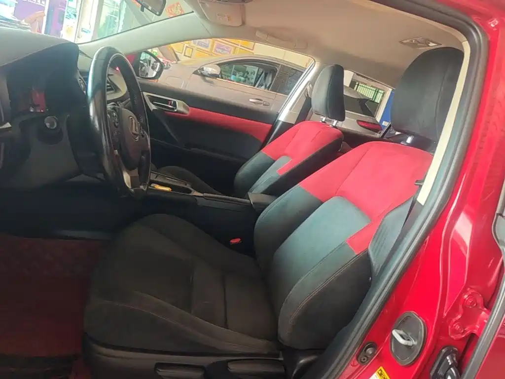 Lexus CT — миниатюра 15