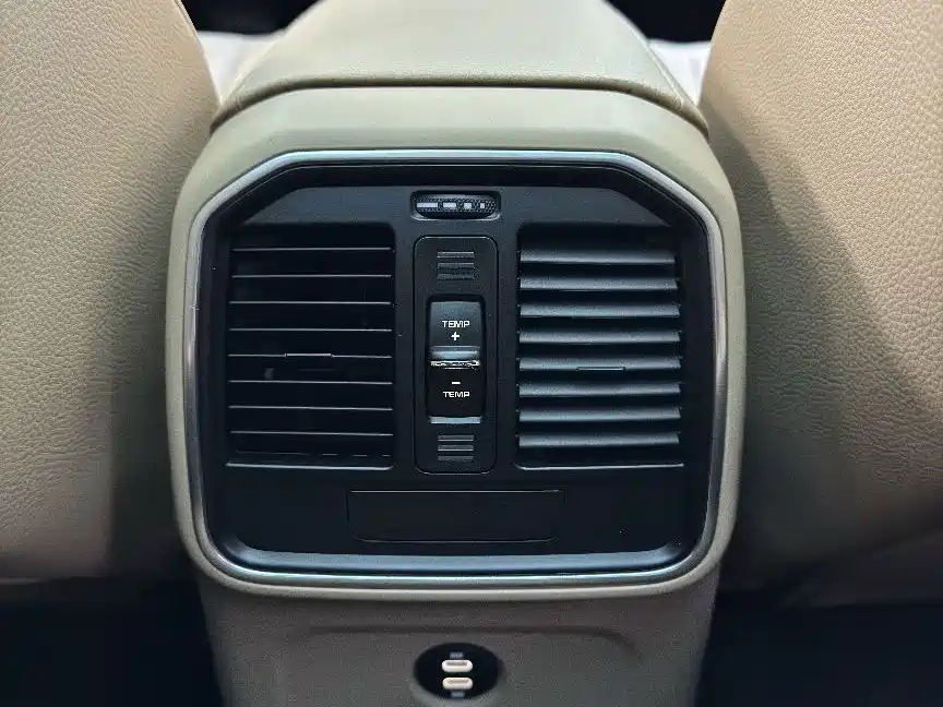 Porsche Macan — миниатюра 4