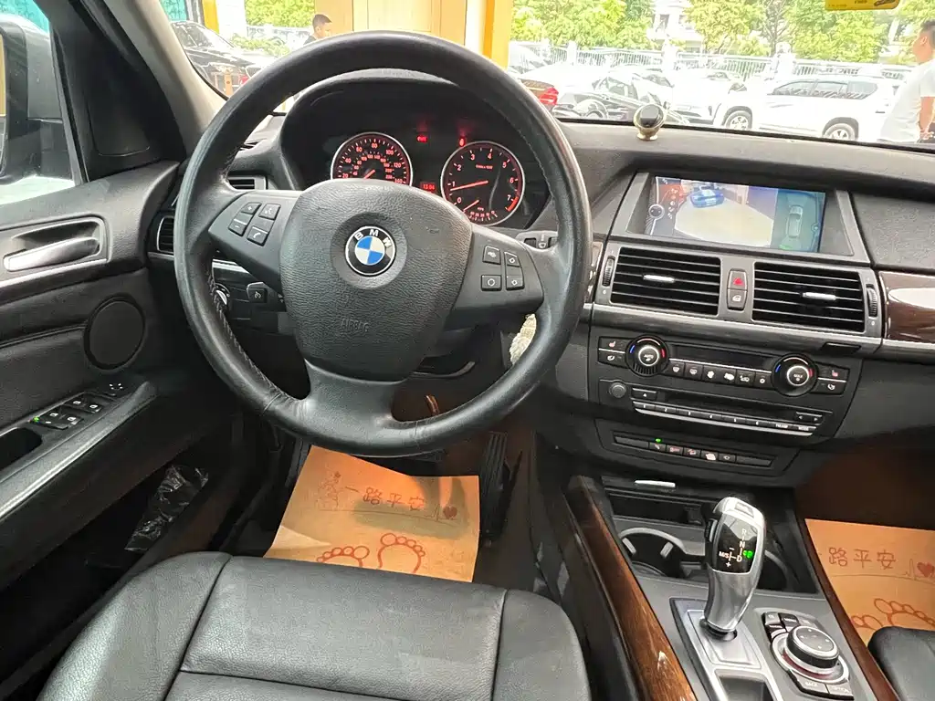 BMW X5 (Import) — миниатюра 30