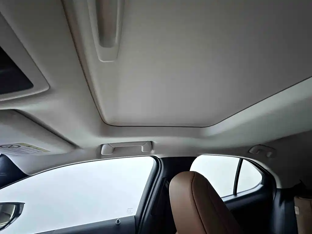 Lexus UX New Energy — миниатюра 12