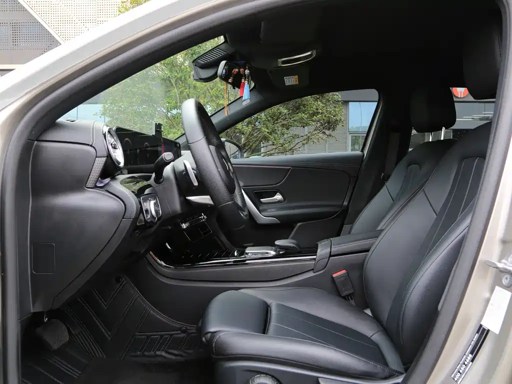 Mercedes-Benz A-Class — миниатюра 14