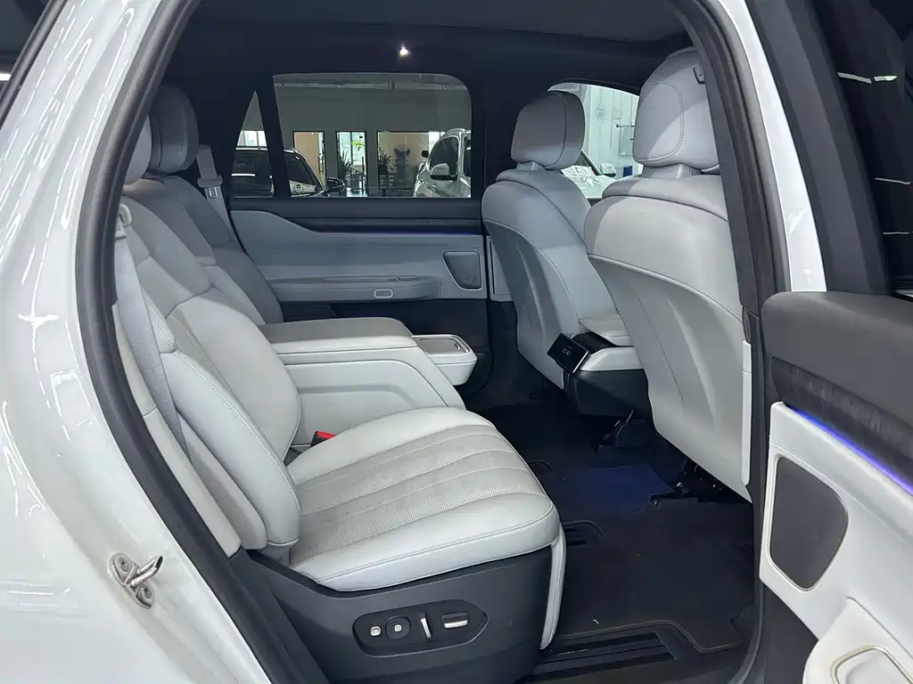 NIO ES8 — миниатюра 10