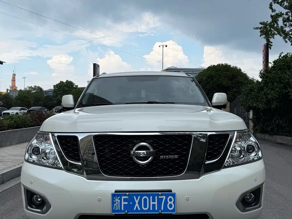 Nissan Patrol — миниатюра 3