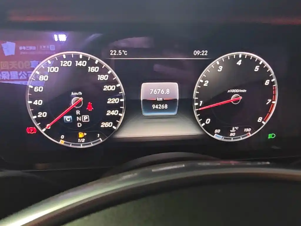 Mercedes-Benz E-Class — миниатюра 12