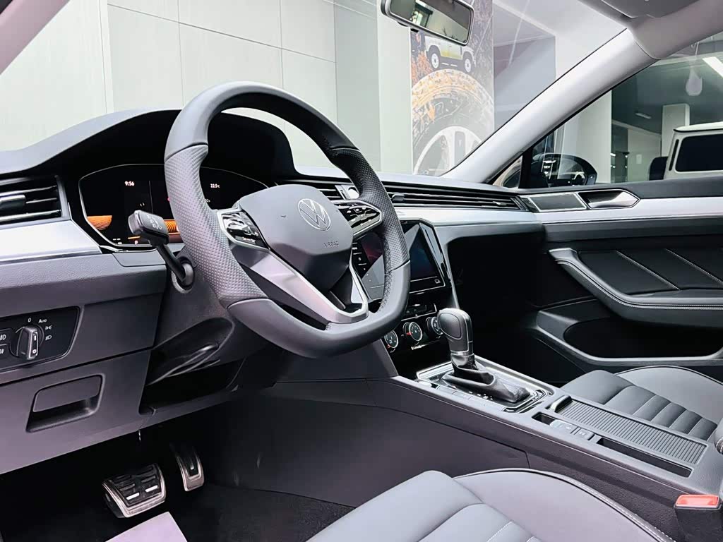 Volkswagen Magotan 1.4 л 2024 г. Чёрный, пробег 8000 км
