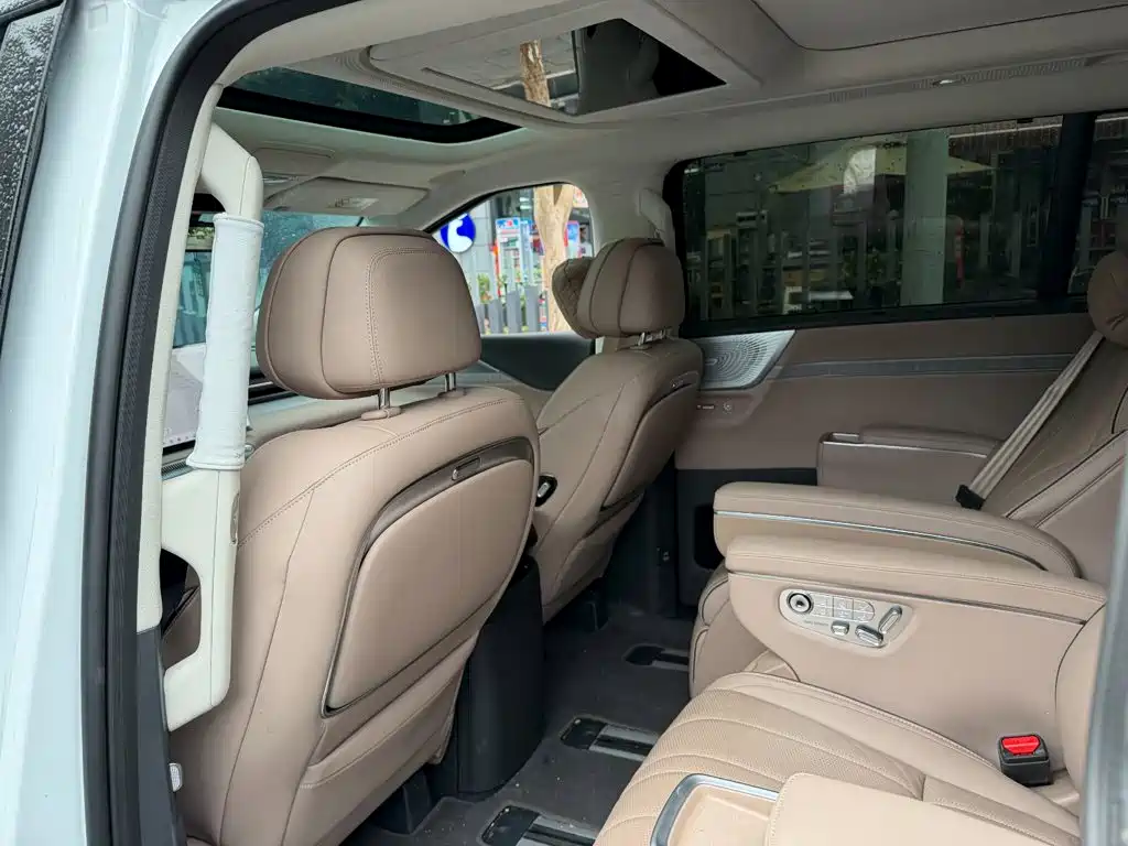 XPeng X9 — миниатюра 11