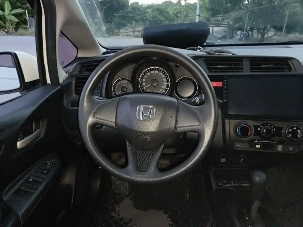 Honda Fit — миниатюра 6