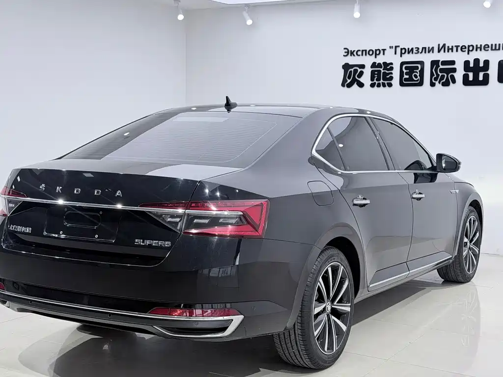Skoda Superb — миниатюра 4