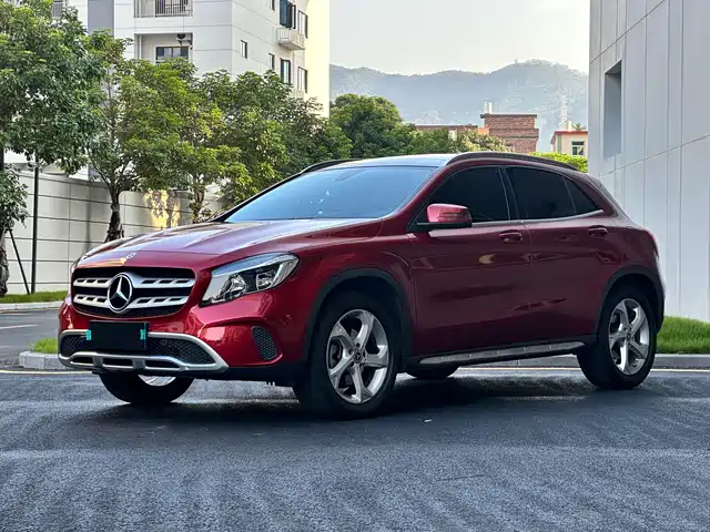 MERCEDES-BENZ GLA 2019