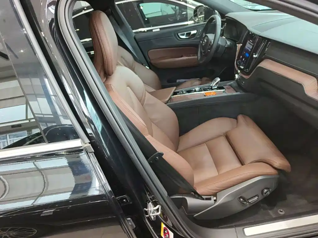 Volvo XC60 — миниатюра 25