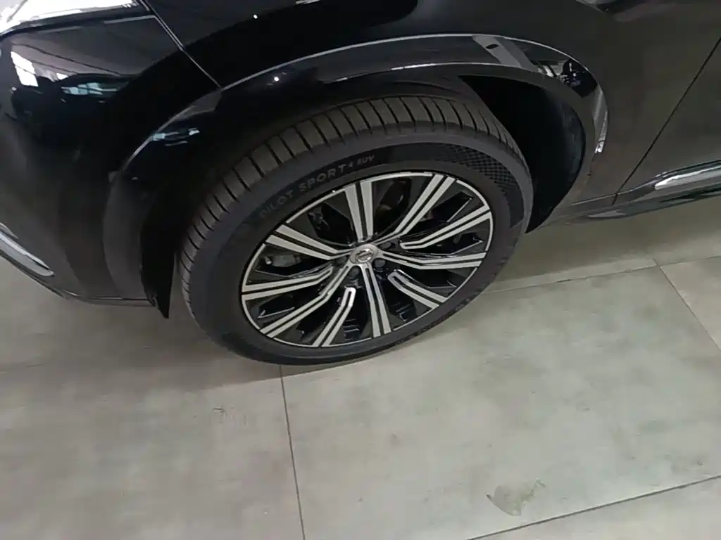 Volvo XC90 — миниатюра 23