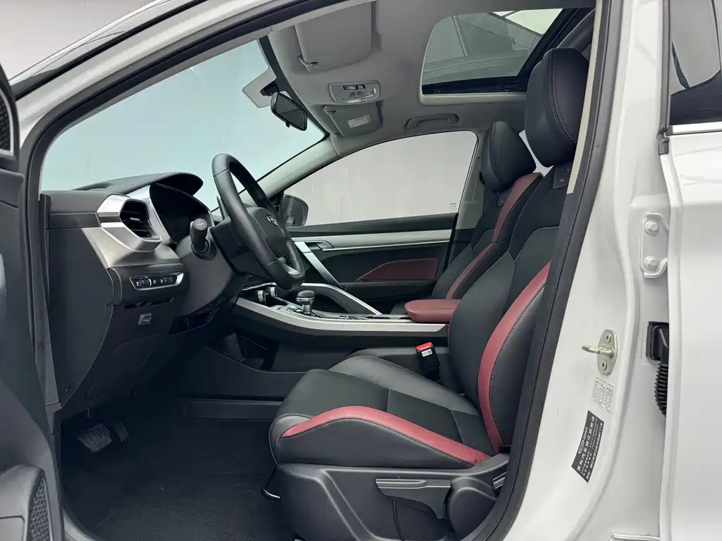 Geely Binyue — миниатюра 5