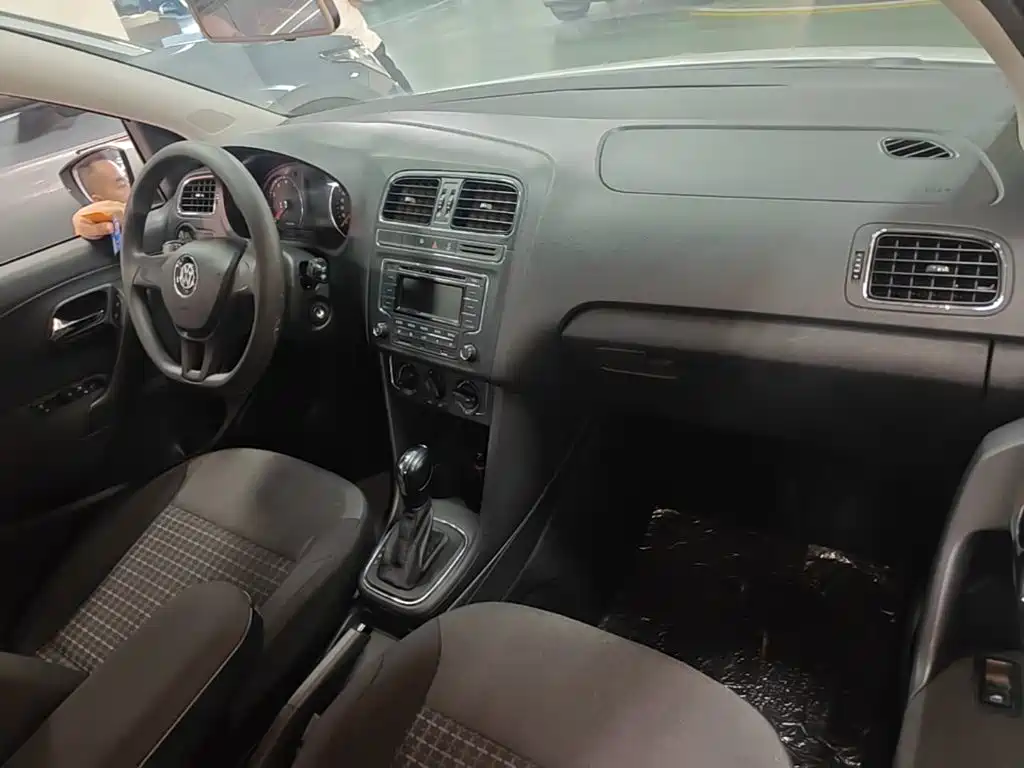 Volkswagen Polo — миниатюра 10