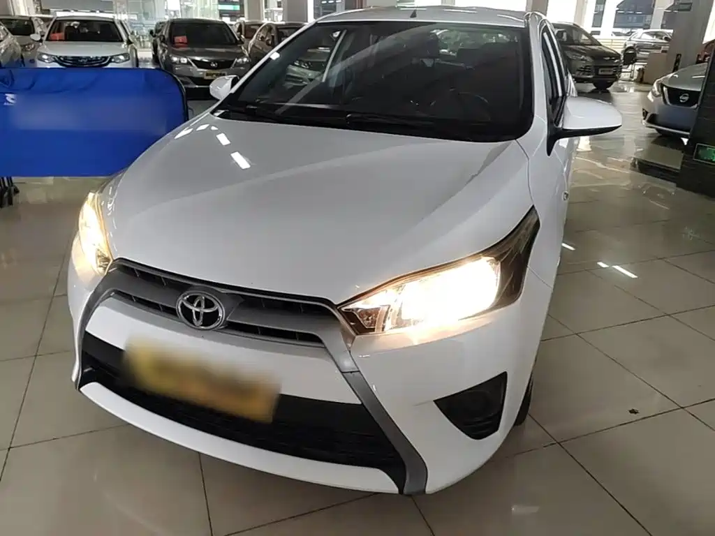Toyota Yaris L 2015