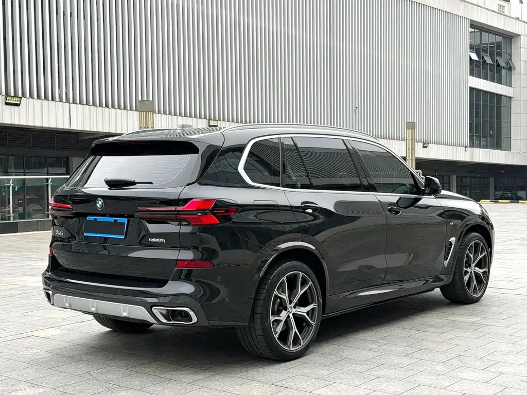 BMW X5 2023 xDrive 30Li Premium M Sport