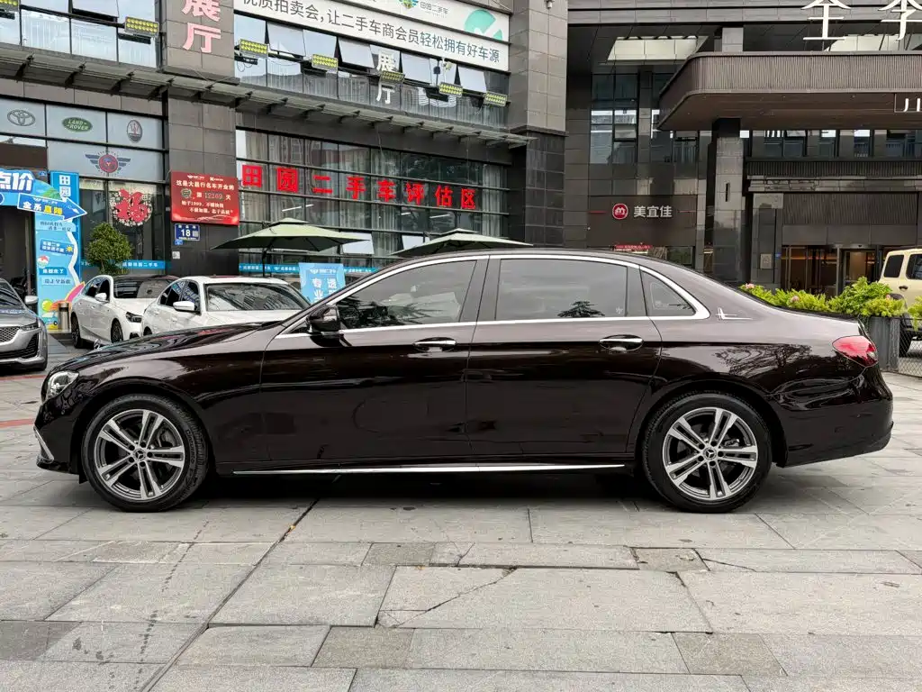 Mercedes-Benz E-Class — миниатюра 3