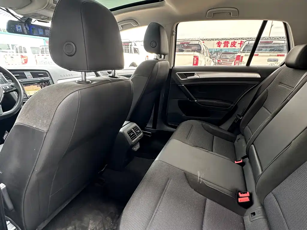 Volkswagen Golf — миниатюра 6
