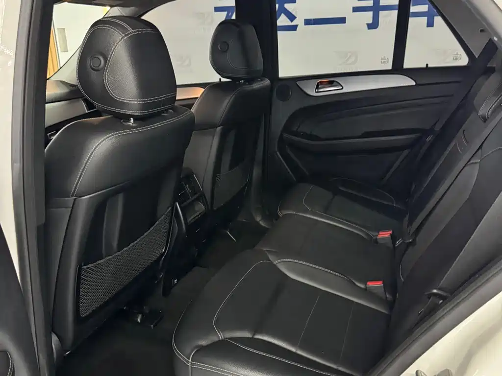 Mercedes-Benz M-Class — миниатюра 5