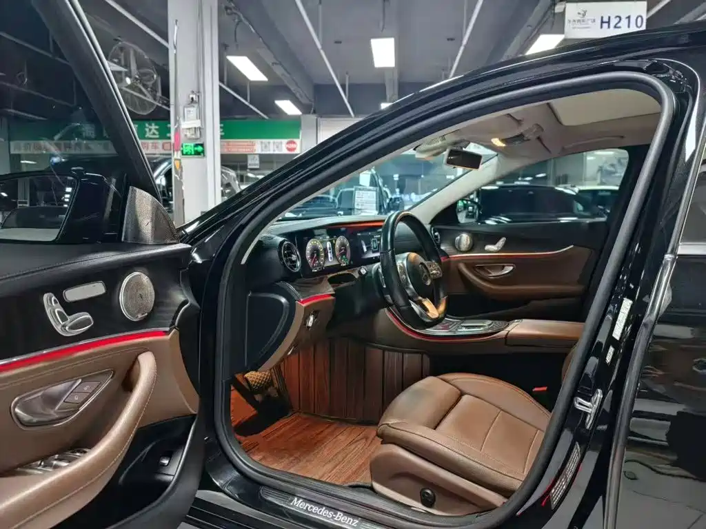 Mercedes-Benz E-Class — миниатюра 15