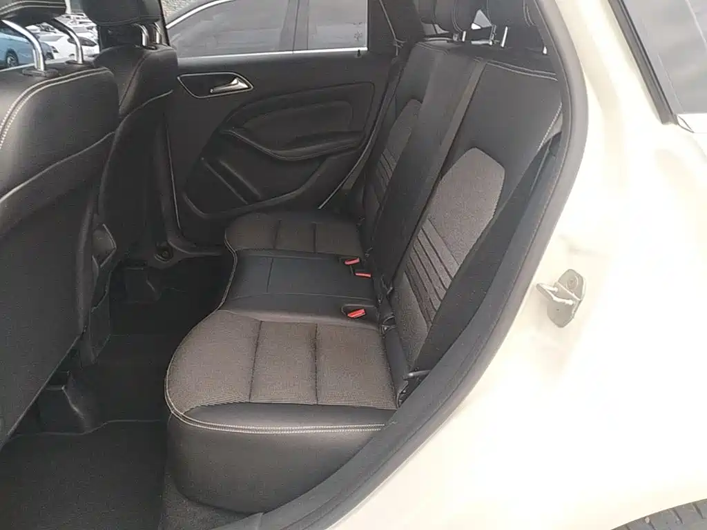 Mercedes-Benz B-Class — миниатюра 17