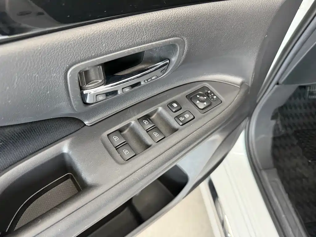 Mitsubishi Outlander 2021 2.0L 5 мест