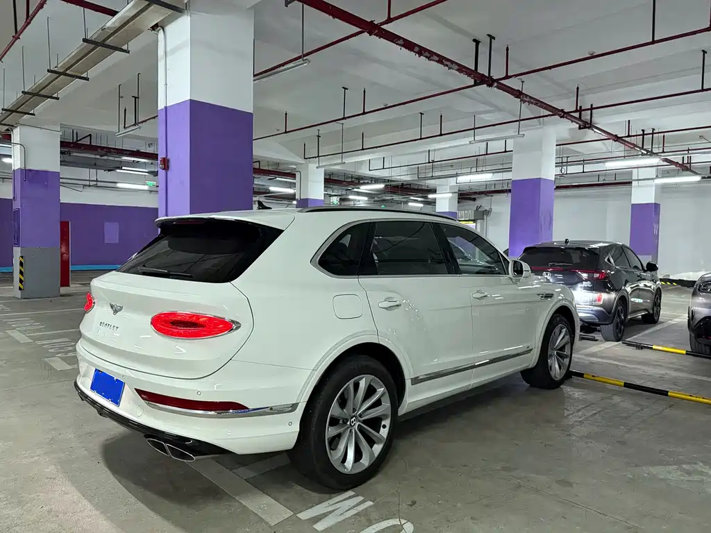 Bentley Bentayga — миниатюра 5