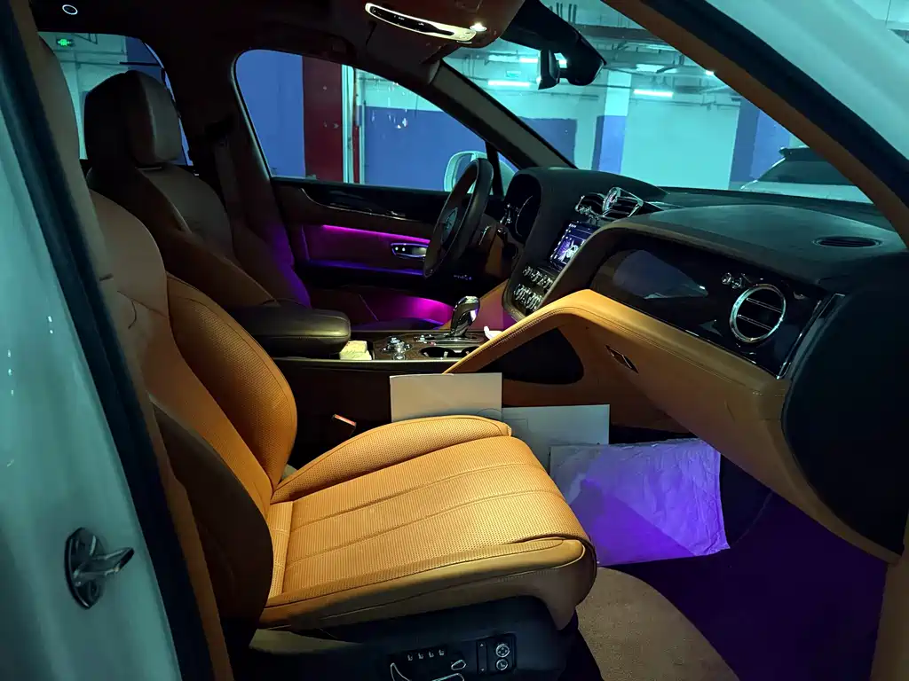 Bentley Bentayga — миниатюра 7
