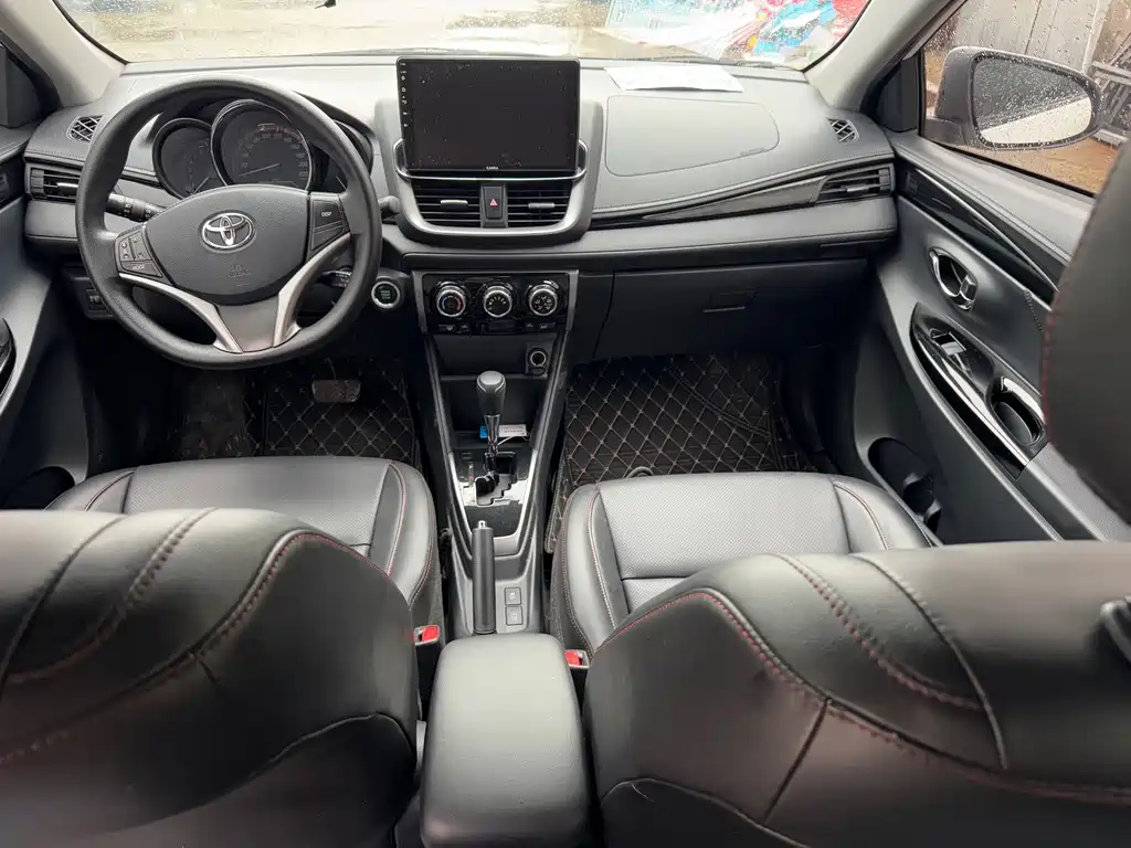 Toyota Yaris L — миниатюра 5
