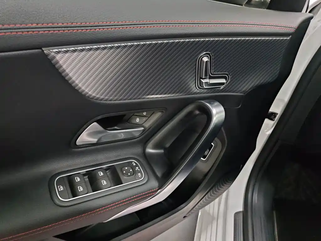 Mercedes-Benz A-Class — миниатюра 7