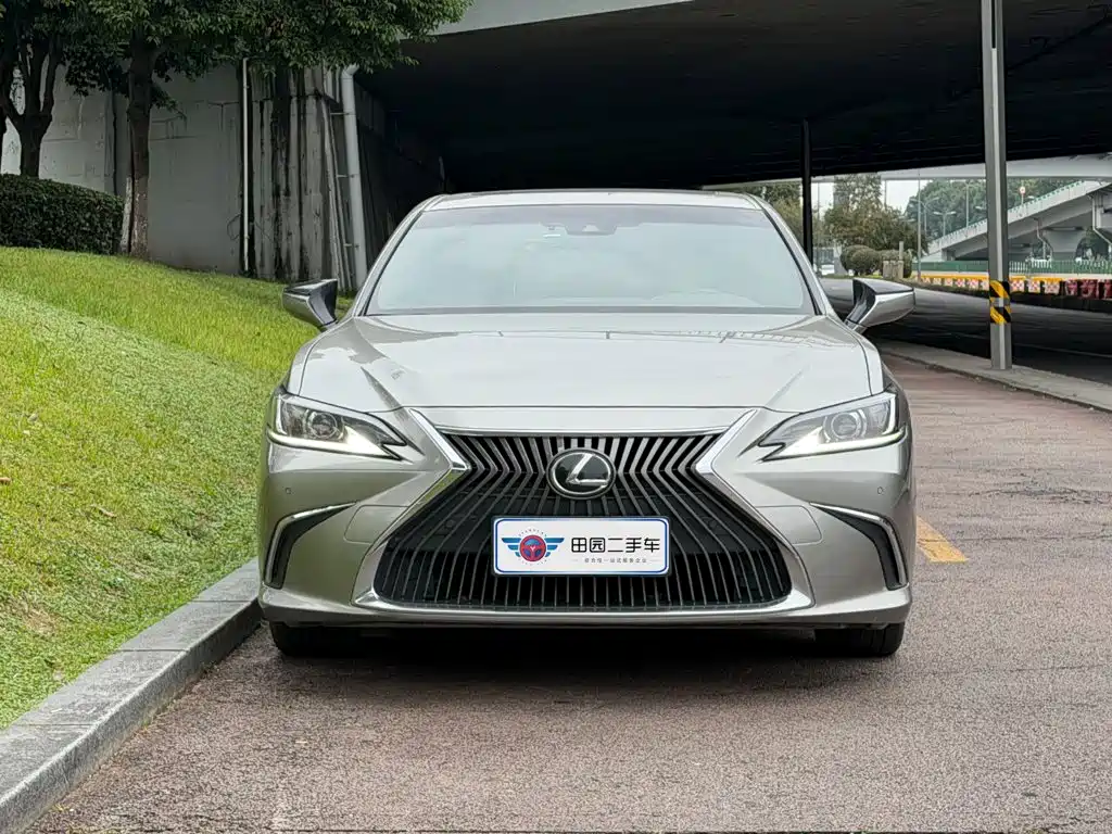 Lexus ES — миниатюра 2