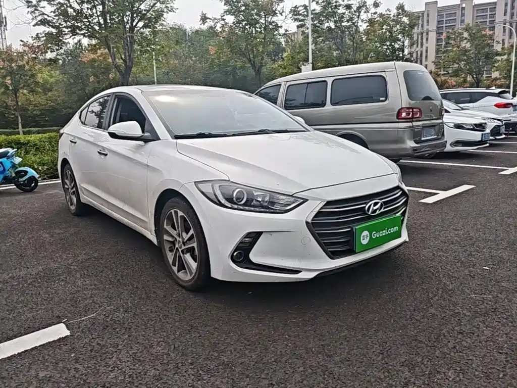 Hyundai Elantra — миниатюра 4