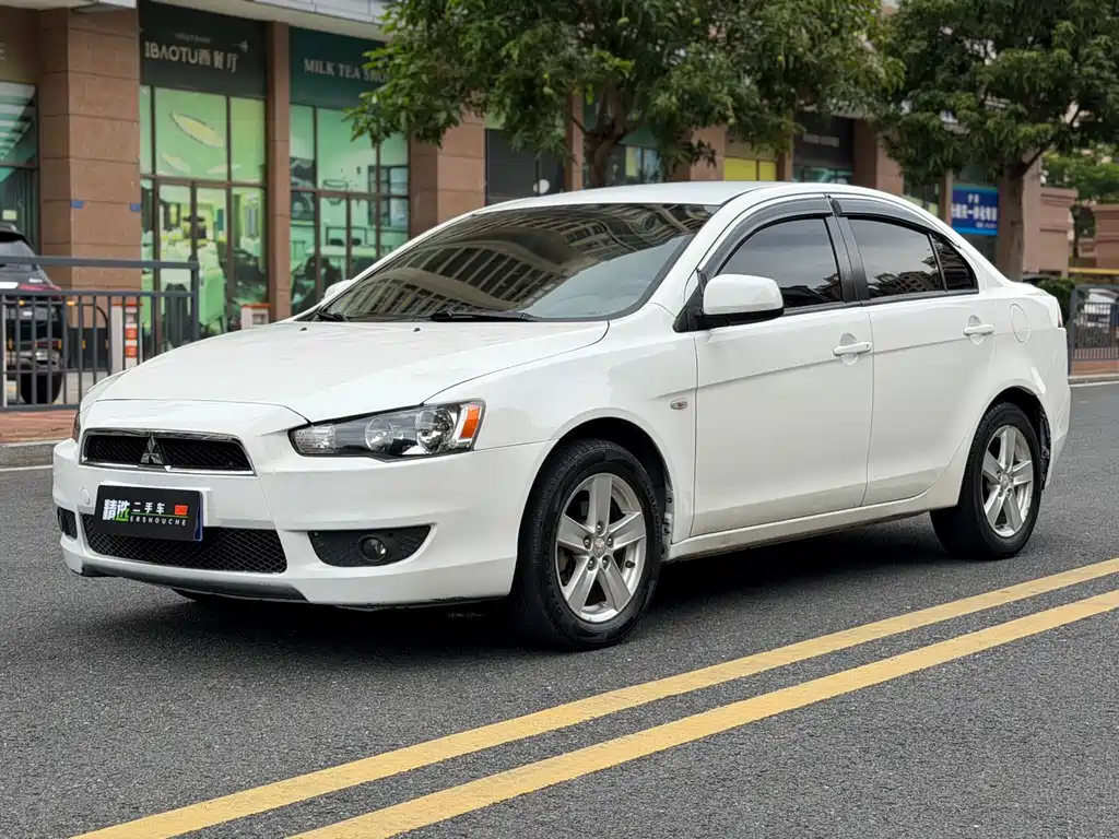 Mitsubishi Lancer EX 2011