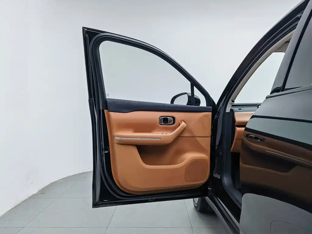 Leapmotor Leapmotor C16 — миниатюра 8